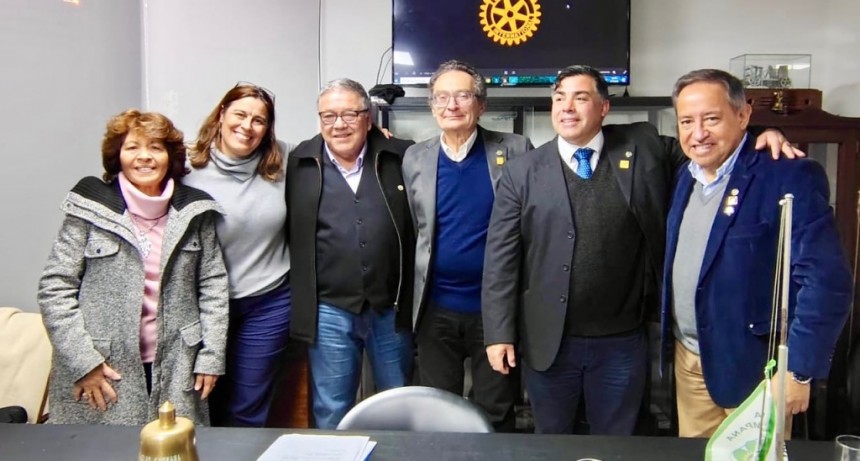 CAMBIO DE AUTORIDADES EN EL ROTARY