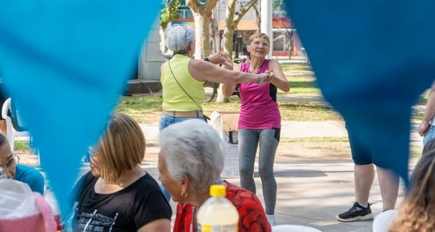 ADULTOS MAYORES EN MODO ACTIVO